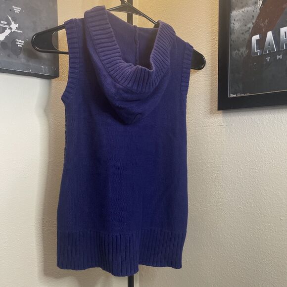 Old Navy Sweater Vest Cable Knit Hooded Pockets Wood Buttons Retro Girl's M (8) - Picture 6 of 8